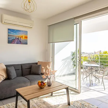 Cosy At Lykavitos Apartment *